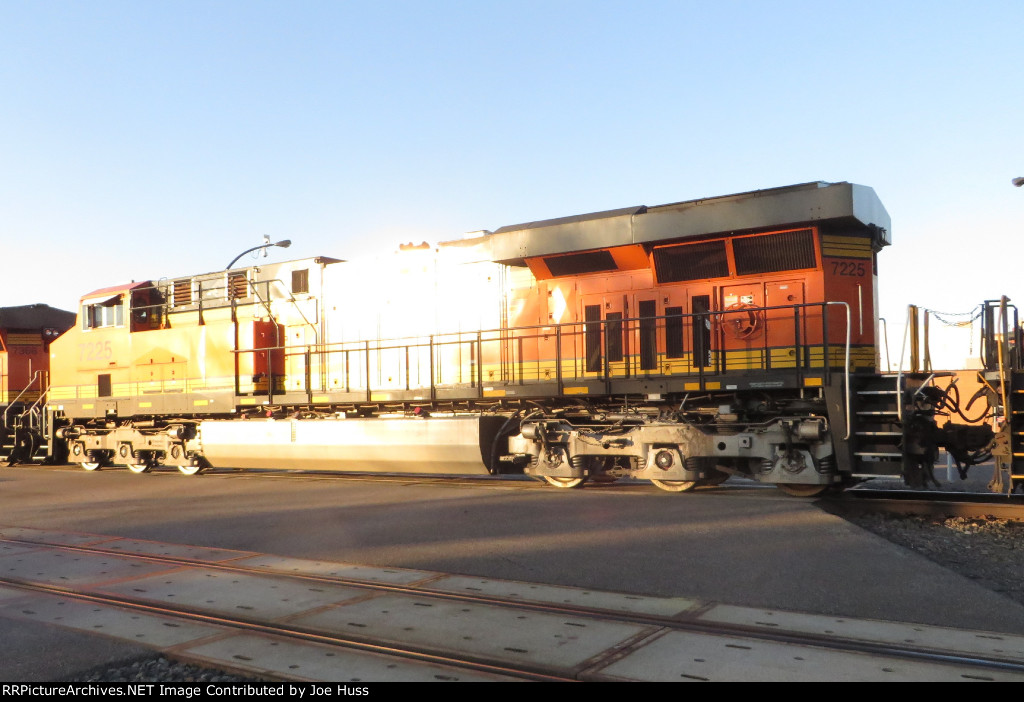 BNSF 7225